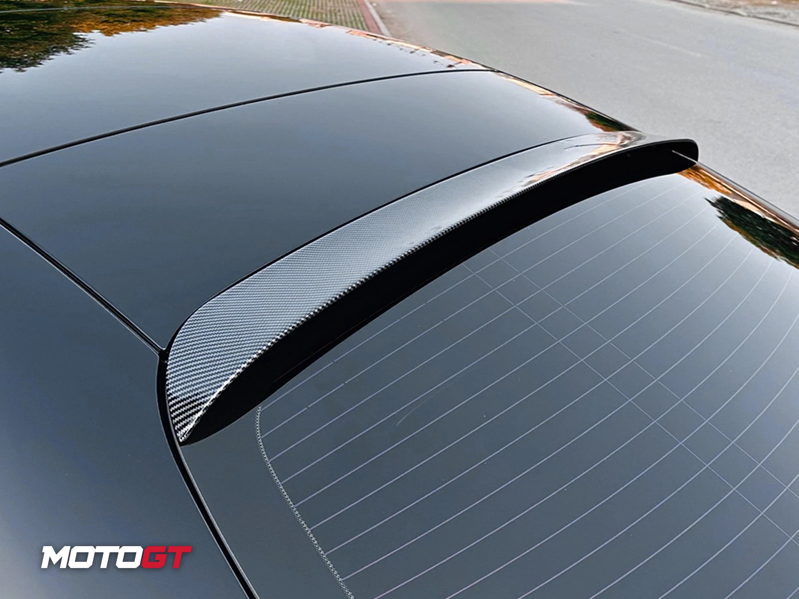 E CLASS ROOF SPOILER